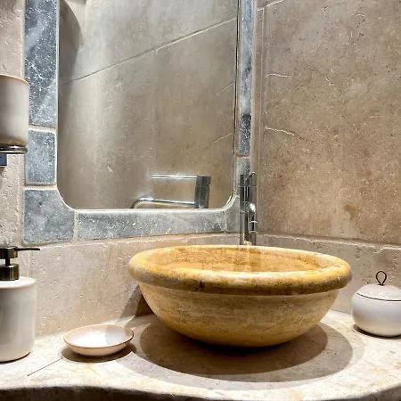 Petit Coin Boheme A & Jardin Prive Apartment *
