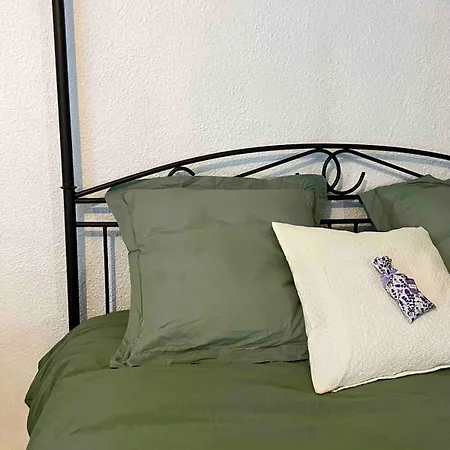 Apartment Petit Coin Boheme A & Jardin Prive