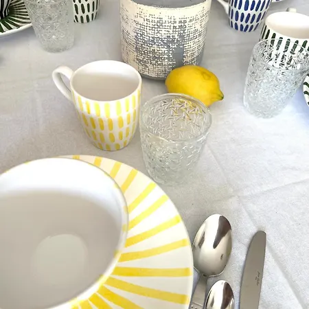 Petit Coin Boheme A & Jardin Prive Apartment Saint-Tropez