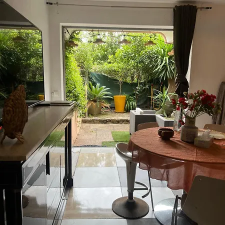 Petit Coin Boheme A & Jardin Prive Apartment